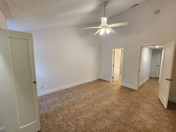 5th image of 629 Glendevon Dr