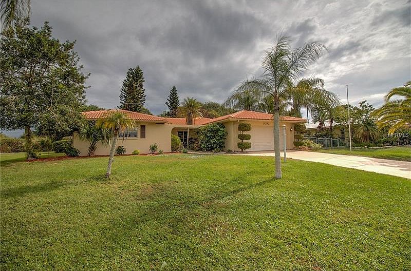 1st image of 472 Rubens Dr E