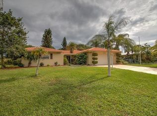 472 Rubens Dr E, Nokomis, FL 34275