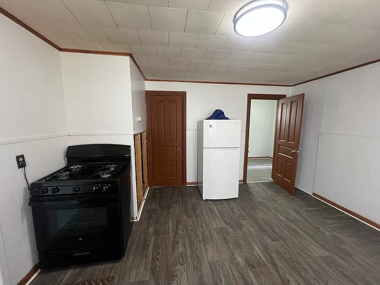 217 Cable St — Photo 9