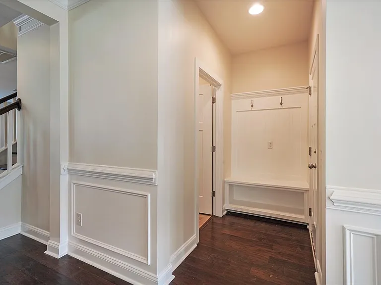 1309 Enfield Ln — Photo 27