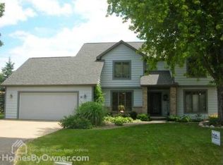 36 Springbrook Circle Dr, Appleton, WI 54914