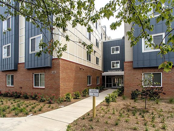 4th image of 323 62nd St NE #106