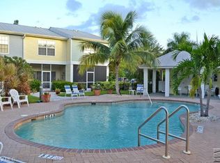 935 Pleasant View Dr, Des Moines, IA 50315