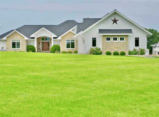 4067 Timber Ln, Cross Plains, WI 53528