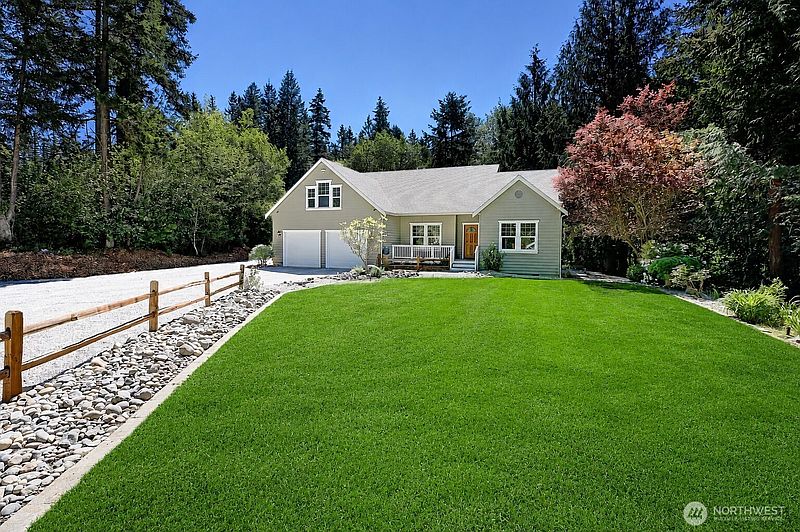 3rd image of 308 RIDGELAWN Place