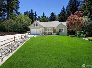 308 RIDGELAWN Place, Camano Island, WA 98282