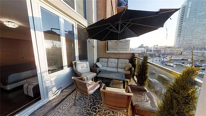Sold by Remax Edge | media 13