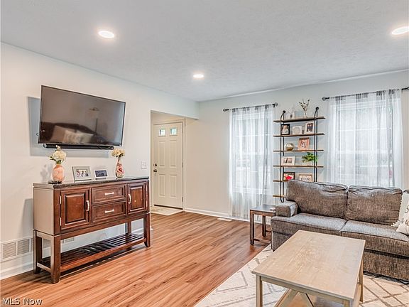 5th image of 1662 Stone Creek Ln #46