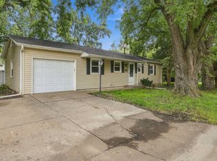 1525 Middle Rd, Bettendorf, IA 52722