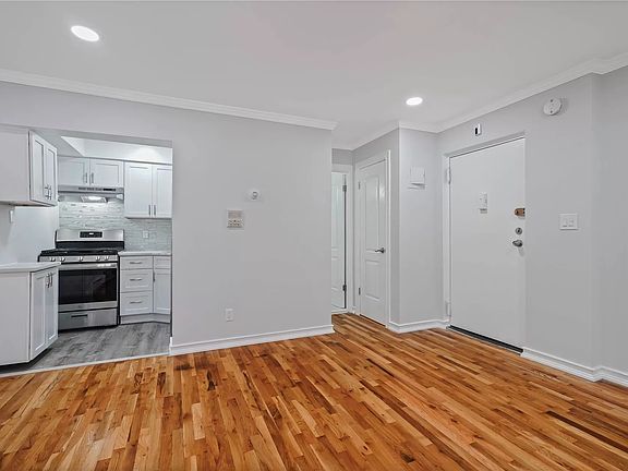 4th image of 15327 78th St APT D