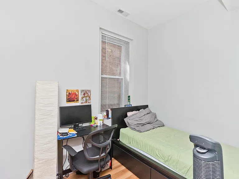 1431 W Flournoy St #1F — Photo 7