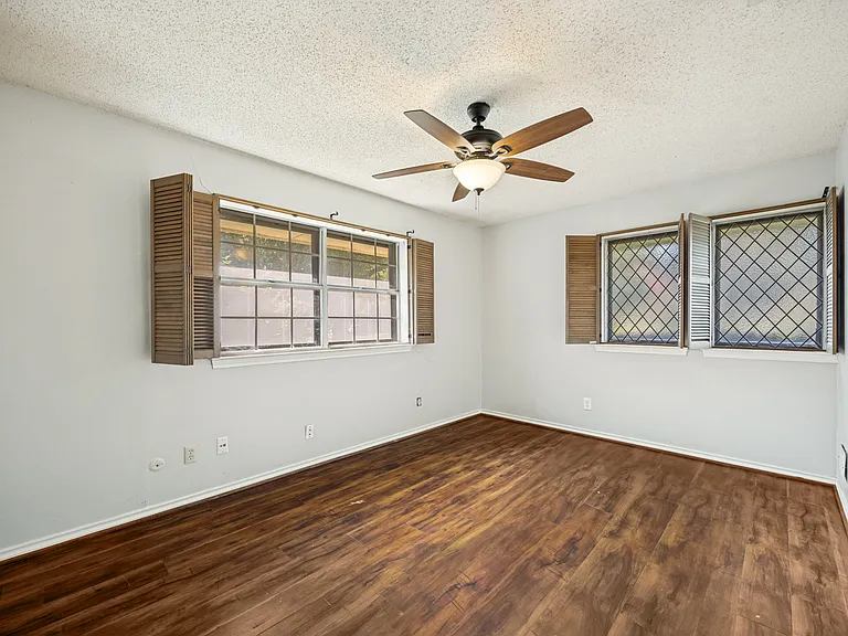 1138 Mill Spgs — Photo 3