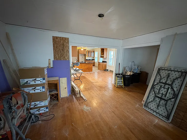 1110 E Hamilton St #201 — Photo 6
