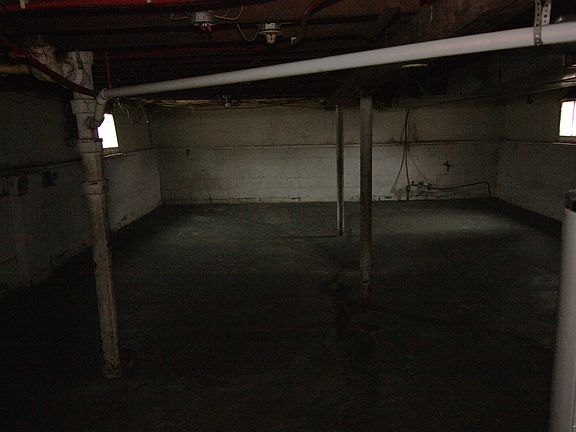 3rd image of 721 S Wheeler St