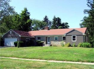 34 W Ridge Dr, West Hartford, CT 06117