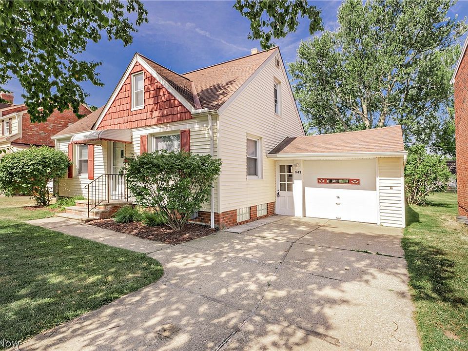 1st image of 1682 Longwood Dr
