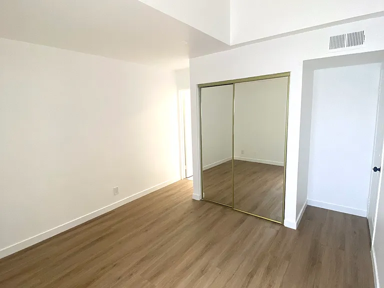5617 Carlton Way #204 — Photo 6