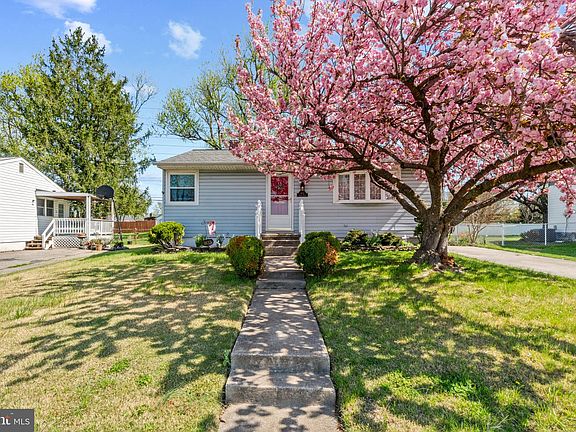 3rd image of 1633 Tieman Dr