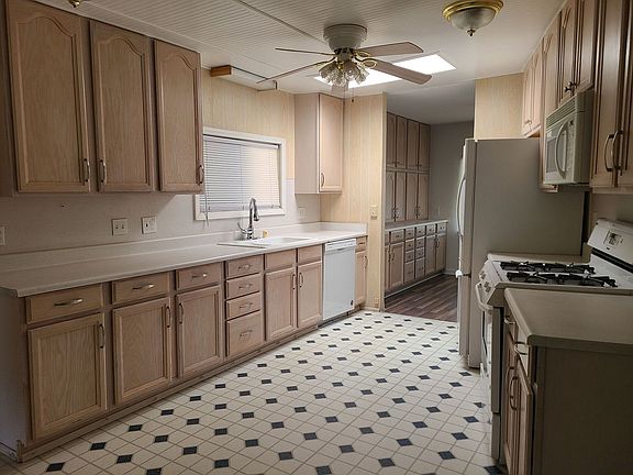 5th image of 14777 Palm Dr Space 9