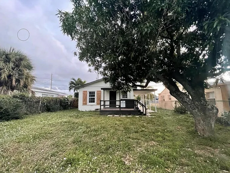 1115 Grant St — Photo 4