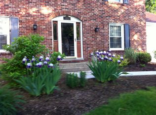 3560 Venard Rd, Downers Grove, IL 60515