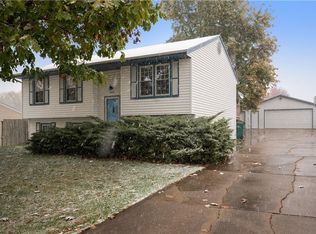 8531 Warren Dr, Des Moines, IA 50320
