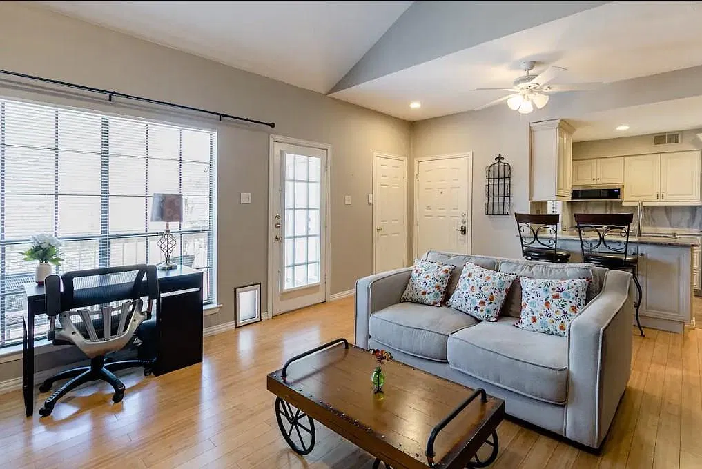 1 bed, 681 sqft, $2,300 — Photo 1