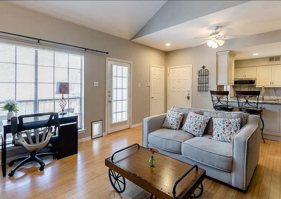 1st image of 3140 Devonshire Dr APT 235