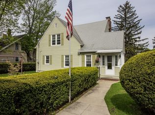 602 Sunderland Rd, Worcester, MA 01604