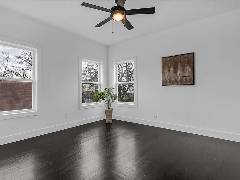 407 Dubois Ave — Photo 19
