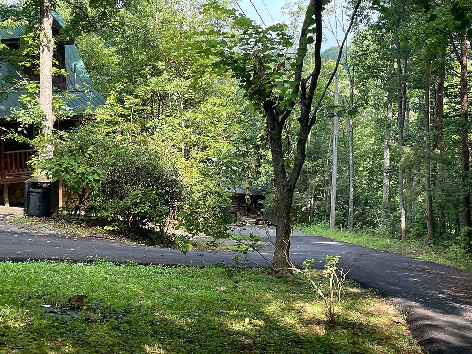 2nd image of 1810 Rose Ct