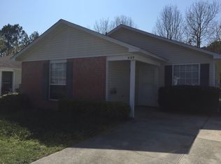 409 Oak Knoll Ln, Pensacola, FL 32506