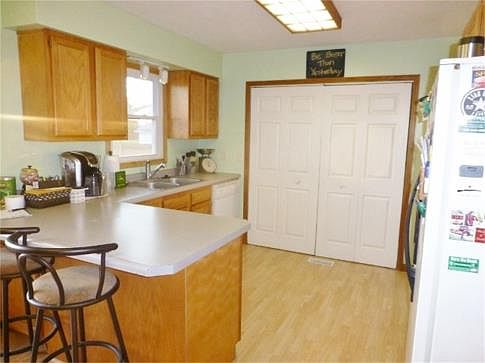 5th image of 617 S Brown St