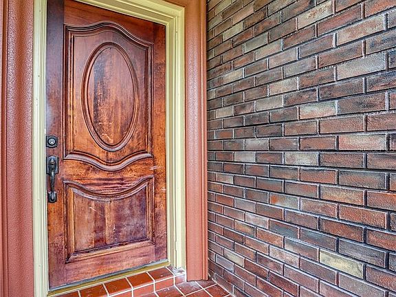 2nd image of 1525 Picardy Cir