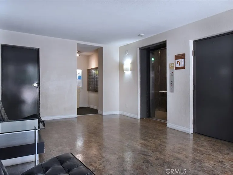 21500 Burbank Blvd #112 — Photo 5