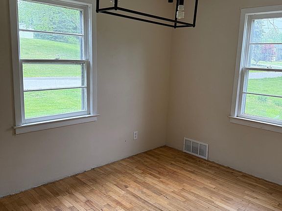 5th image of 126 Wilson Dr