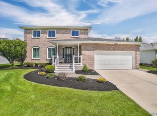 59 Gaslight Trl, Williamsville, NY 14221