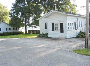 6135 N Lakeshore Dr, Macy, IN 46951