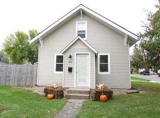 700 Center St E, Roseau, MN 56751
