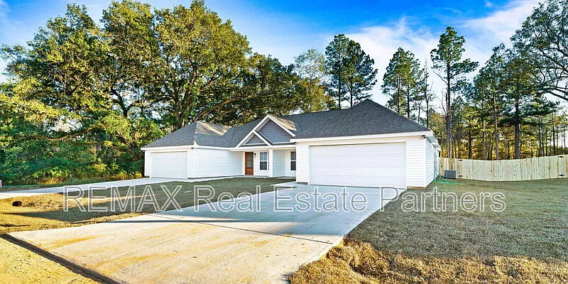Bellamy Estates — Photo 3