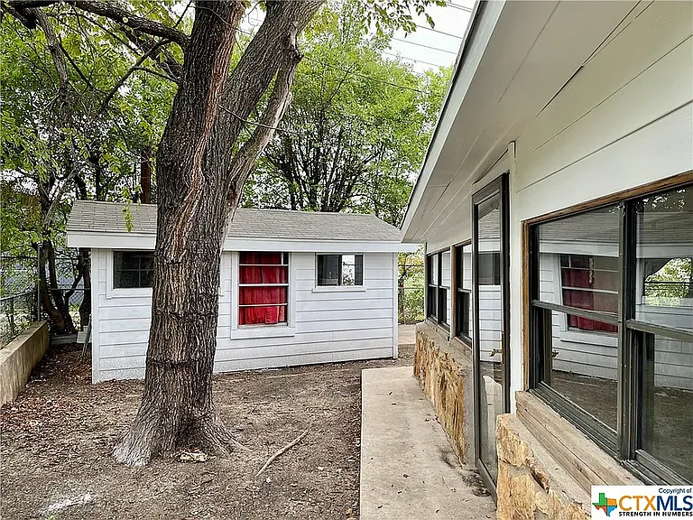2905 Taft St — Photo 16
