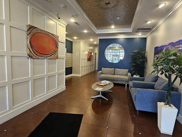 230 E Broadway St #1008 — Photo 37