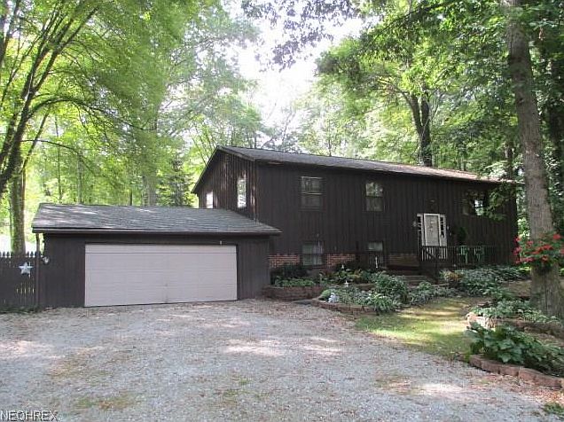 1st image of 2960 Woodland Pl
