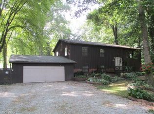 2960 Woodland Pl, Akron, OH 44312