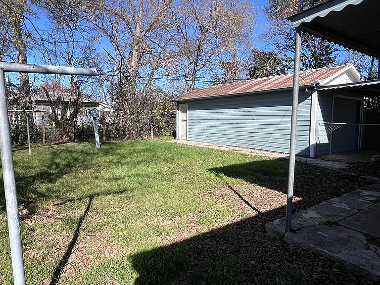 215JENNING S St — Photo 13