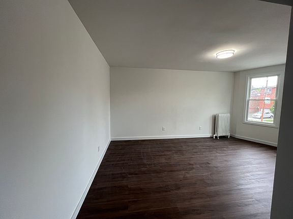 5th image of 130 Scott Ave Floor 2