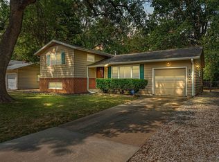 4830 SW 28th St, Topeka, KS 66614