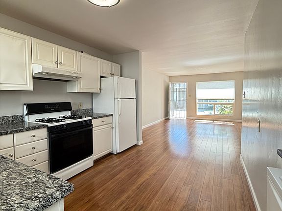 3rd image of 1477 Kentfield Ave