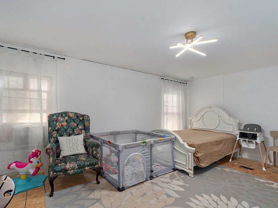 16th image of 1604 W Crossland Street